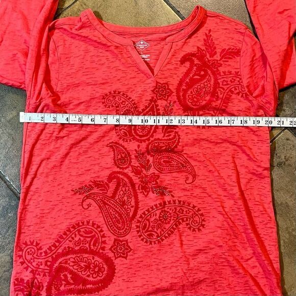 St. John’s Bay pink V-neck Paisley Design Stone Large - Picture 7 of 10